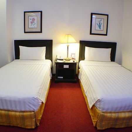 Bayview Park Hotel Manila Bagian luar foto