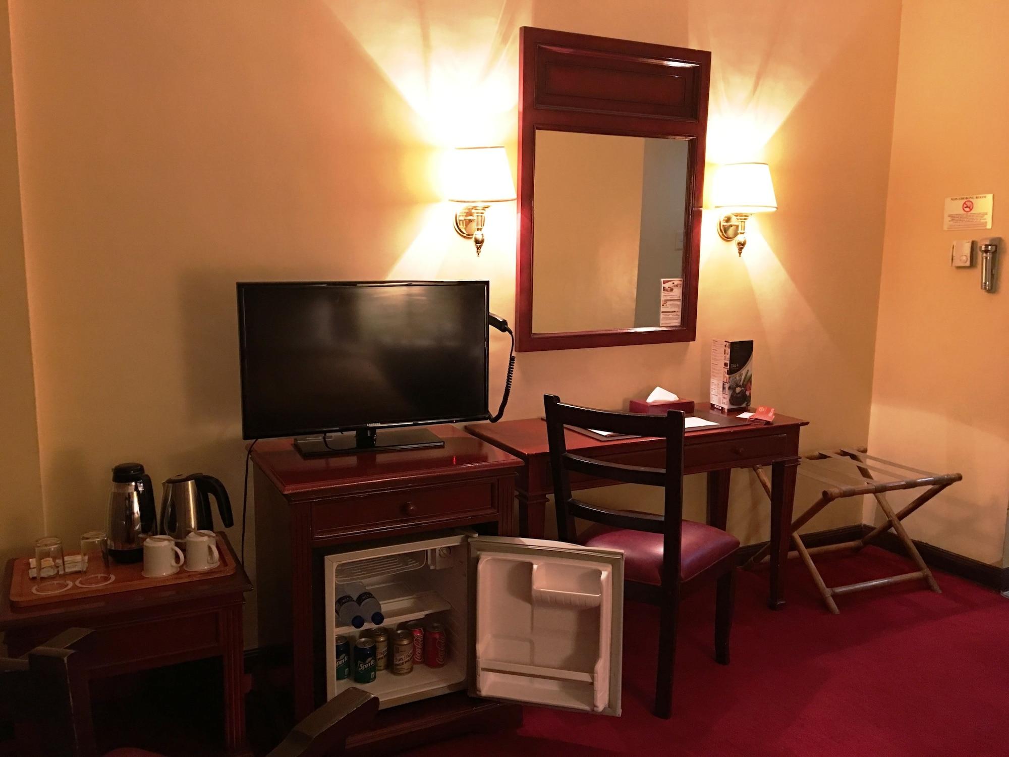 Bayview Park Hotel Manila Bagian luar foto