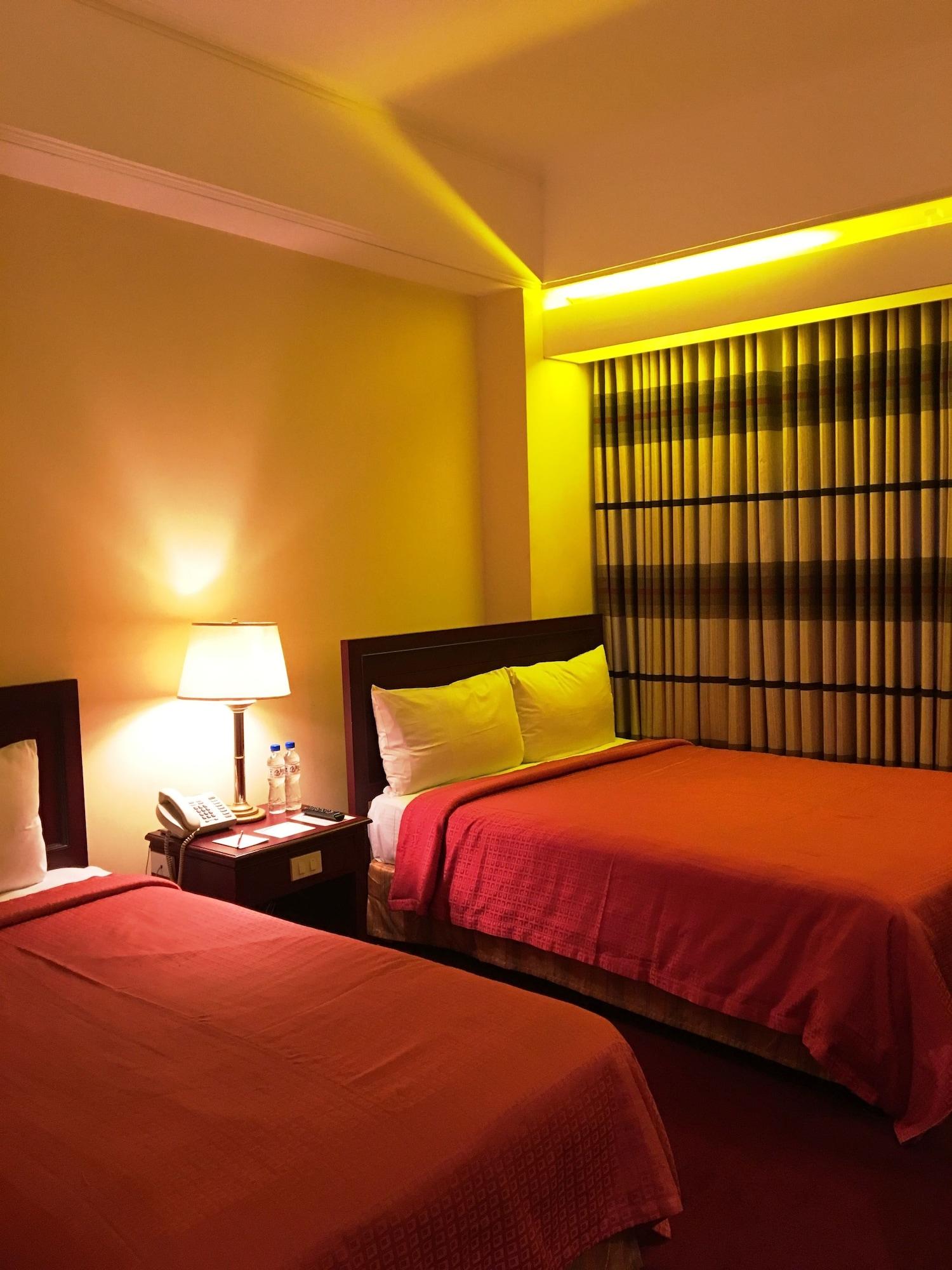Bayview Park Hotel Manila Bagian luar foto