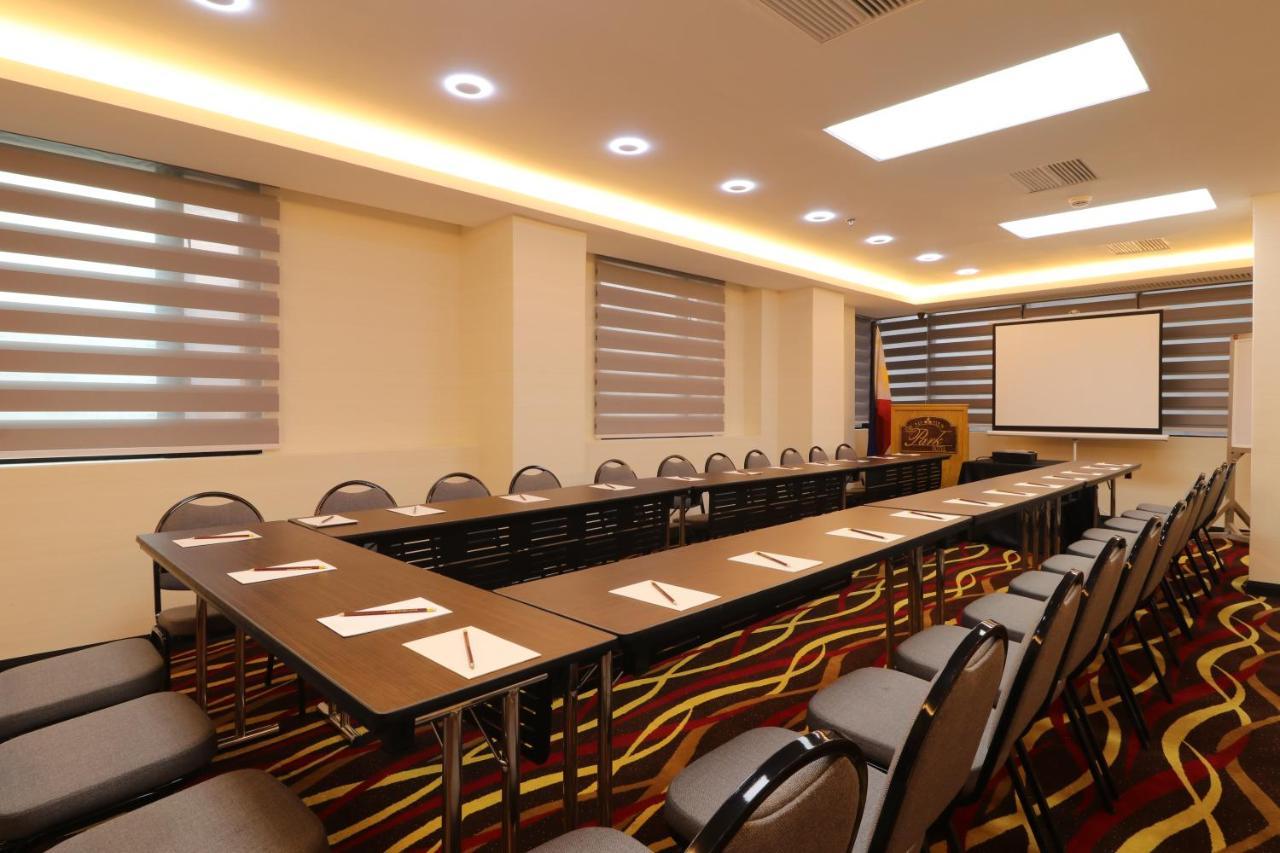 Bayview Park Hotel Manila Bagian luar foto