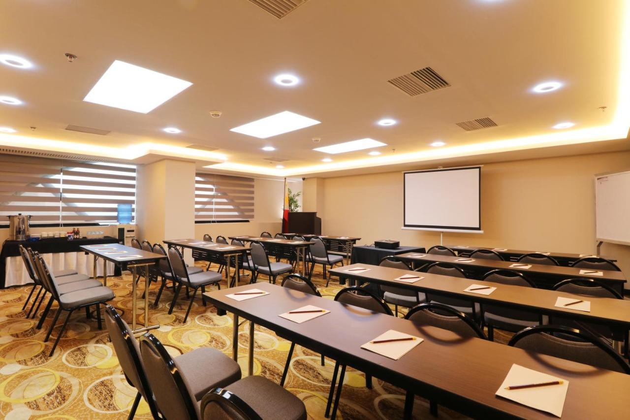 Bayview Park Hotel Manila Bagian luar foto