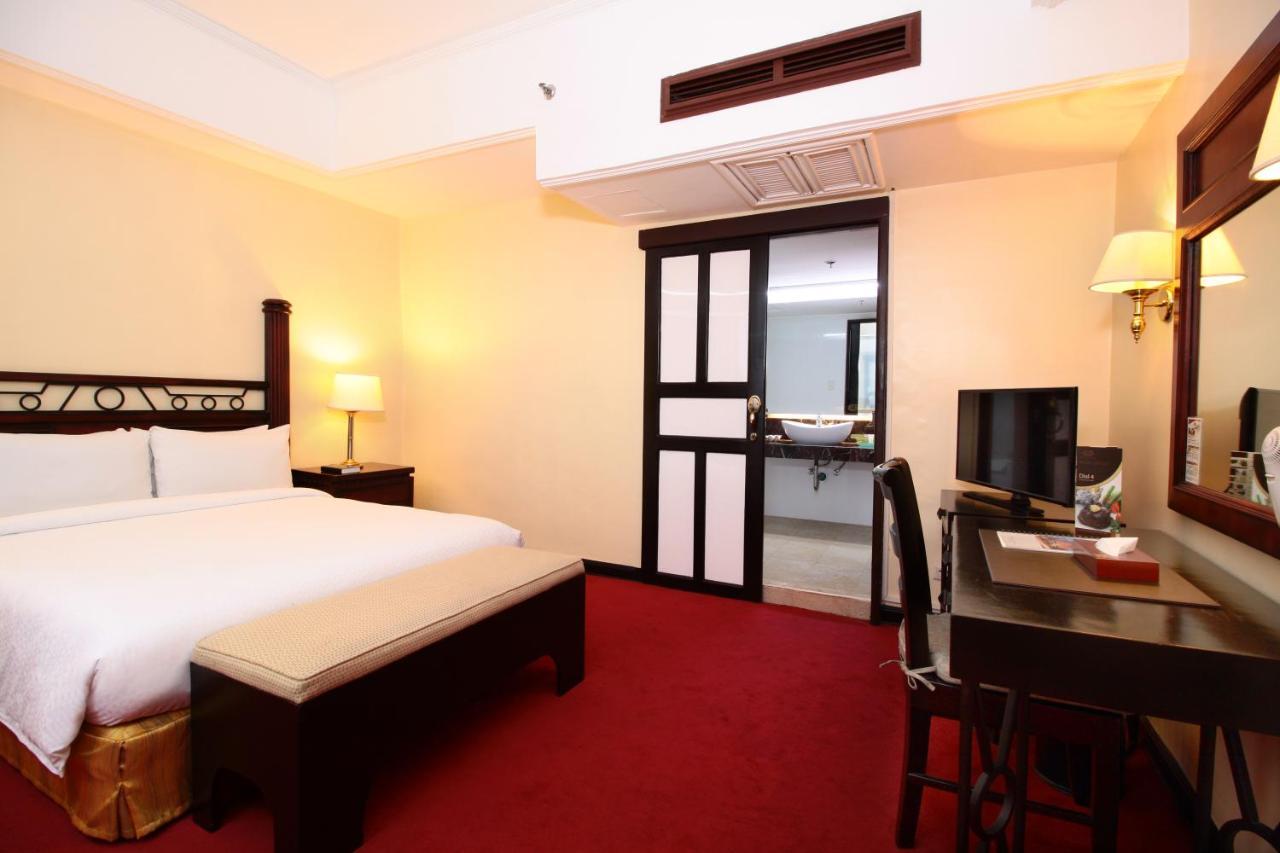 Bayview Park Hotel Manila Bagian luar foto