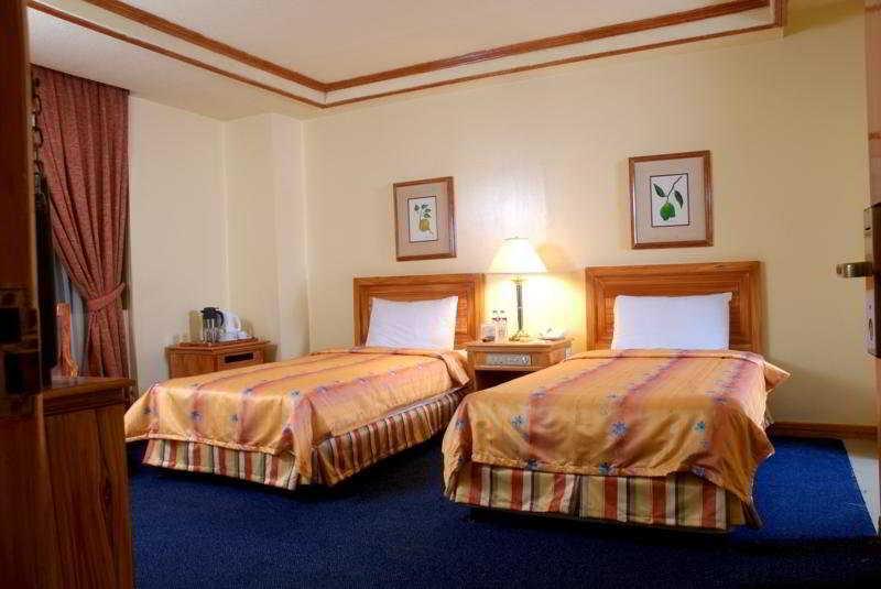 Bayview Park Hotel Manila Bagian luar foto