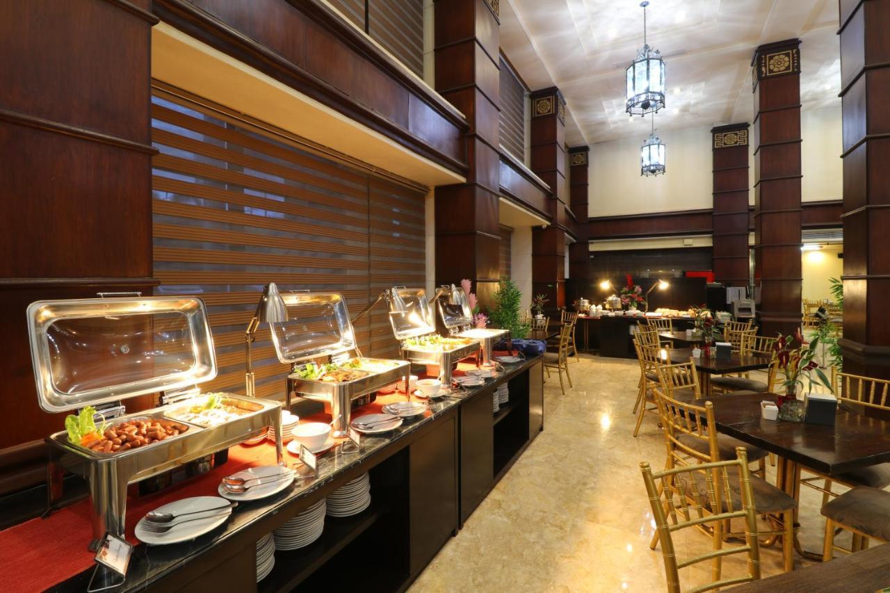 Bayview Park Hotel Manila Bagian luar foto