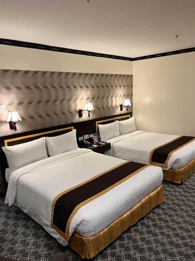 Bayview Park Hotel Manila Bagian luar foto