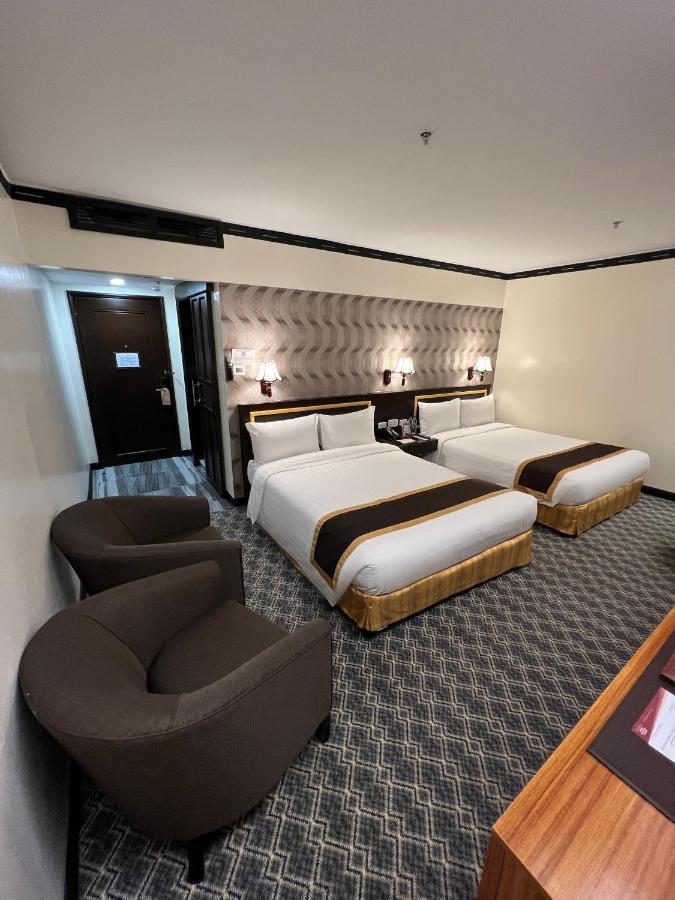 Bayview Park Hotel Manila Bagian luar foto