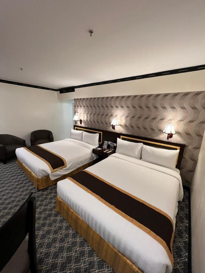 Bayview Park Hotel Manila Bagian luar foto