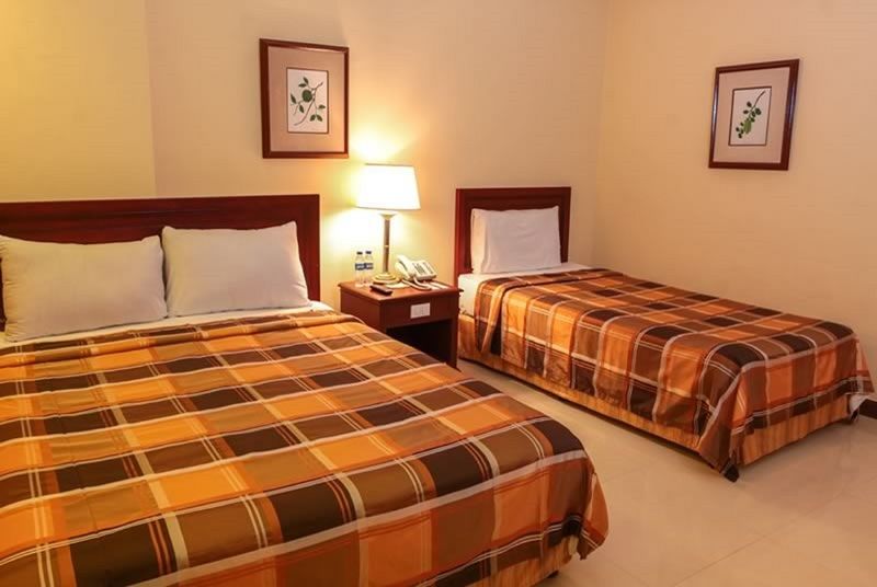 Bayview Park Hotel Manila Bagian luar foto