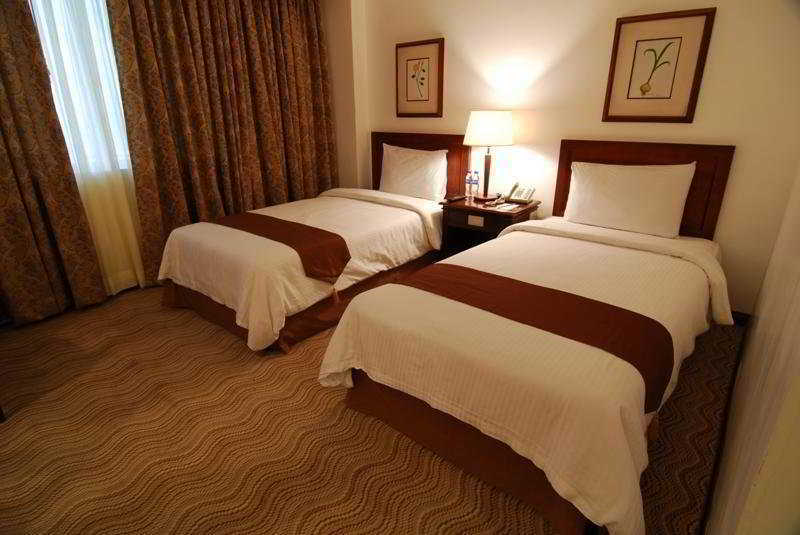Bayview Park Hotel Manila Bagian luar foto